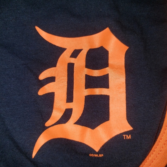 Women's Detroit Tiger's Athletic Tank Top and Shorts - Picture 6 of 10